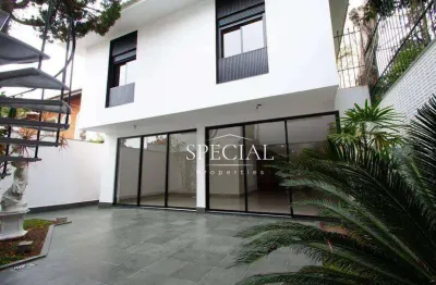 360 m², 3 dorm, sendo 2 suítes, 3 vagas – Sobrado renovado com lazer e pé-direito duplo na Granja Julieta