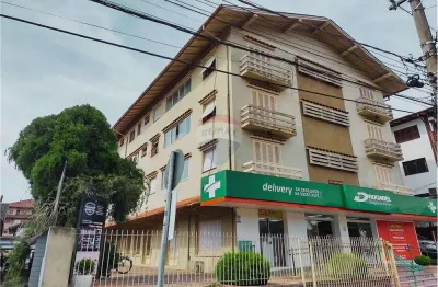 Apartamento 1 dormitório com localização privilegiada no centro de canela.