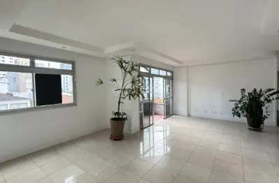 Apartamento de 337 m² com 4 quartos sendo 2 suítes no centro