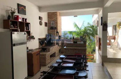 Sobrado para Venda em Mogi das Cruzes, Vila Suíssa, 3 dormitórios, 2 banheiros, 3 vagas