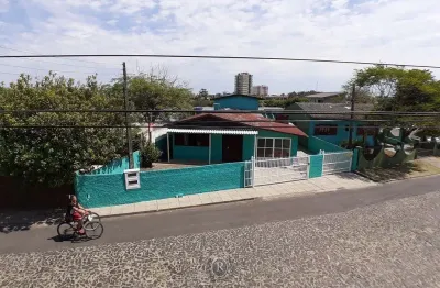 Casa com 3 quartos à venda na Rua Cristóvão Colombo, Predial, Torres