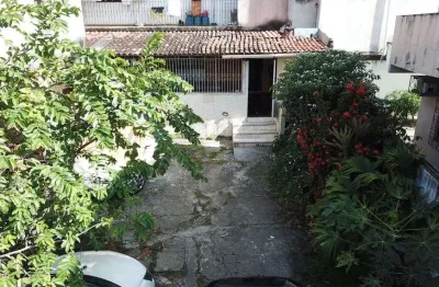 Casa para venda com 110m2 área construída com 3 quartos e varandão em são caetano - salvador/ba