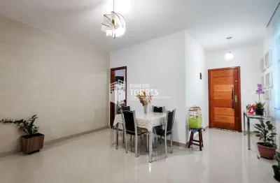 Apartamento a venda de 3/4 + dependência de empregada e 1 garagem em nazaré
