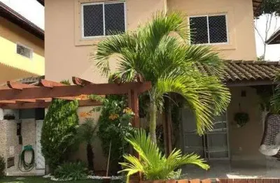 Casa de condomínio para venda tem 252 metros quadrados com 3 quartos