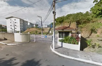 Cód. 139 mata escura 2/4 vazio e 2º andar no cond. vale do bosque