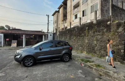 Cód. 156 mata escura 2/4  com varanda nascente no cond. santa edwiges