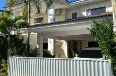 Cód. 569 miragem casa duplex com 4/4 com suíte reformada e 2 vagas