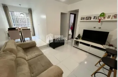 Apartamento a venda de 2/4, 1 suíte e 1 garagem, reformado e nascente no rio vermelho