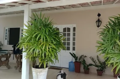Cód 551 jauá casa 4/4 sendo 2 suítes com piscina privativa e churrasqueira