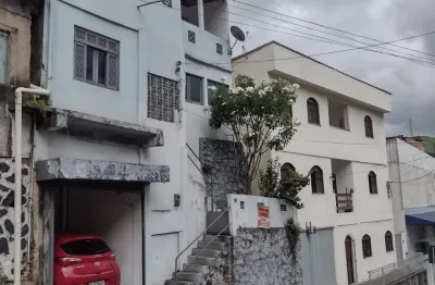 Cód. 46 brotas casa com 3 pavimentos, sendo 7/4, além de laje com cobertura