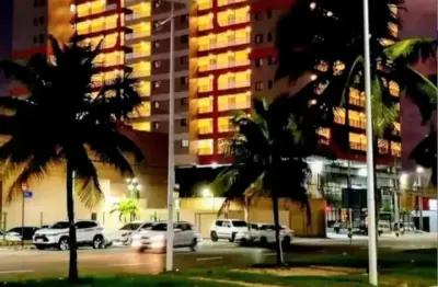 Cód. 105 armação studio 1/4 com varanda andar alto em frente ao antigo centro de convenções