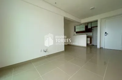 Apartamento a venda de 2/4, 1 suíte, com infraestrutura e garagem em piatã