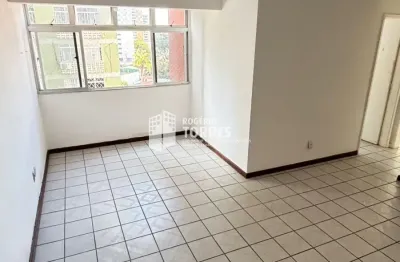 Apartamento a venda de 2/4 + dependência, 02 banheiros no parque júlio cesar na pituba