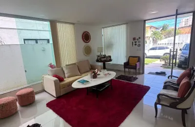 Casa em condomínio com infraestrutura completa de lazer  e área privativa