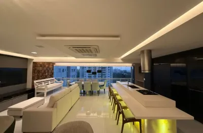 Cód. 525 patamares 3 suítes finamente decorado vista mar e 2 vagas