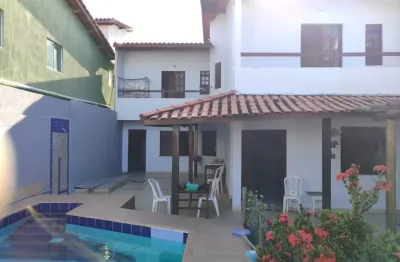 Cód. 8015 arembepe casa 4/4 sendo um suíte com piscina privativa porteira fechada