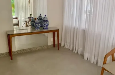 Cód. 537 pituba 2/4 com dependência vista mar, andar alto e nascente