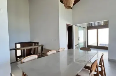 Casa Pé na Areia – Praia dos Lagos | Litoral Norte Venda e Locação | Porteira Fechada