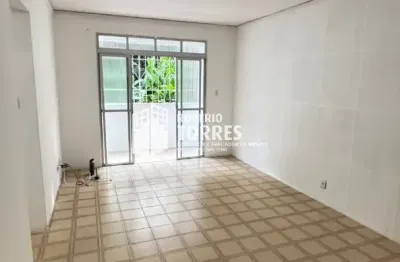 Apartamento locação de 2/4 com dependência, 1º andar no Cond. Securitários em Patamares