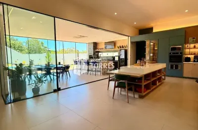 Casa Térrea a venda de 4 suítes, PORTEIRA FECHADA e garagem no Cond. POMARES em Busca Vida