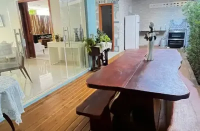 Foz do Joanes - Bela casa de 4 suítes com 2 vagas de garagem em Buraquinho