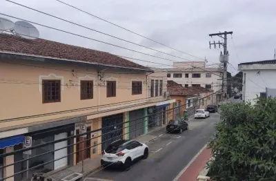 Sobrado com 4 dormitórios para alugar, 379 m² por r$ 3.060,82/mês - centro - pindamonhangaba/sp