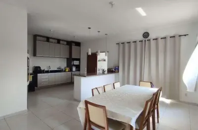 Sobrado com 2 dormitórios à venda, 209 m² por r$ 780.000 - vila suiça - pindamonhangaba/sp