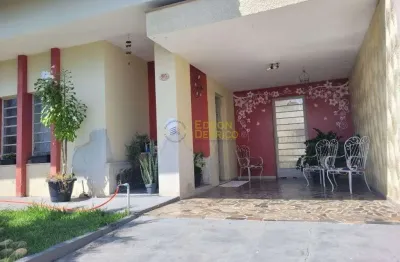 Casa com 4 quartos à venda no São Benedito, Pindamonhangaba 