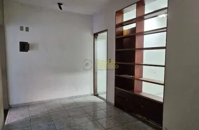 Casa comercial com 1 sala para alugar no Centro, Pindamonhangaba 
