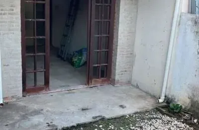Casa á venda com 2 quartos, residencial comercial cidade vista alegre - pindamonhangaba