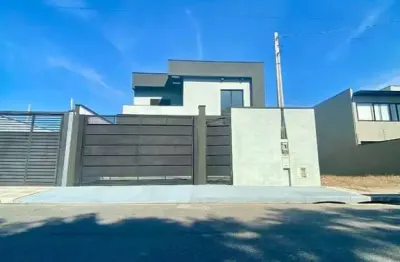 Sobrado á venda com 3 quartos, loteamento santa clara - pindamonhangaba