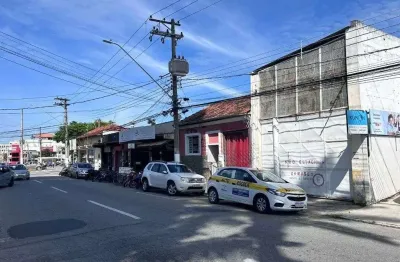 Casa comercial com 3 salas à venda no Centro, Pindamonhangaba 