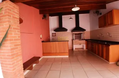 Casa com 3 quartos para alugar no Jardim Boa Vista, Pindamonhangaba 