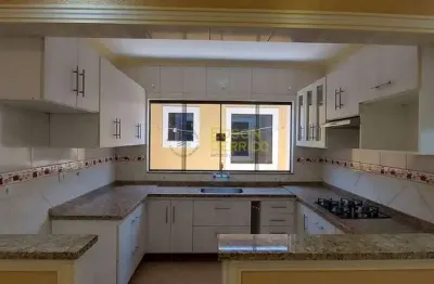 Casa com 3 quartos para alugar no Alto do Cardoso, Pindamonhangaba 