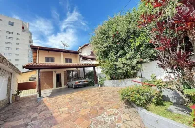 Casa com 4 quartos para alugar no Tabaú, Pindamonhangaba 