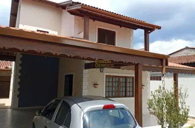 Sobrado com 3 quartos, Residencial Mombaça I - Pindamonhangaba