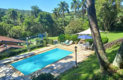 Sítio à venda com área de 6 alqueires 4 casarões, 8 apartamentos, haras e 30 vagas na cidade de piedade são paulo