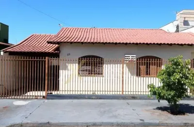 Casa com 3 quartos à venda na Rua Antônio Morandin, 59, Jardim Itália, Cambé
