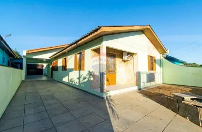Casa a venda com três quartos no bairro são jerônimo.