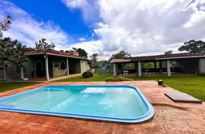 Casa térrea para alugar no condomínio chácara do rio joanes em lauro de freitas
