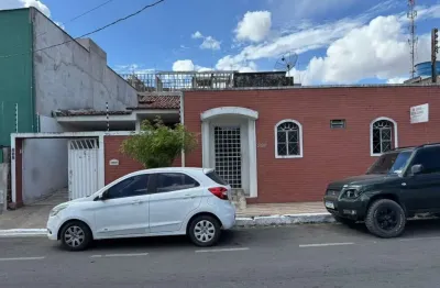 Casa com 6 dormitórios à venda, 200 m² por R$ 800.000,00 - Centro - Arapiraca/AL