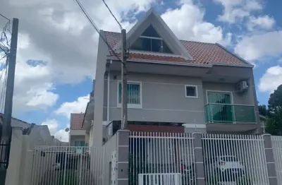 Sobrado triplex no Uberaba – ático e suíte com hidromassagem