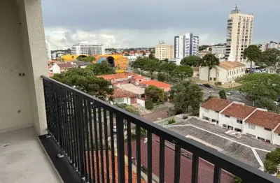 Apto último andar, vista livre, 3 quartos sendo 1 suíte e 2 demi-suítes. Face norte