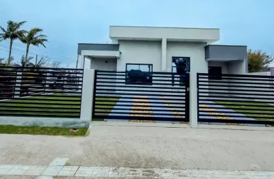 Excelente imóvel em região de moradores e veranistas. Acesso por ruas asfaltadas. Em laje de concreto e rebaixamento em gesso.