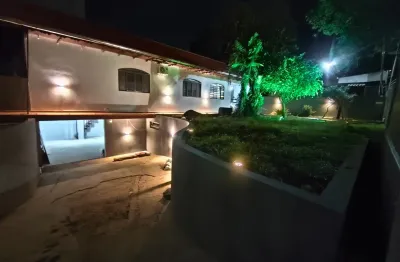 Casa comercial com 6 salas para alugar na Rua Pio XII, 2736, Centro, Cascavel