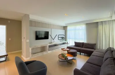 Casa Alto Padrão em condomínio com 4 suítes, 4 vagas de garagem, 312m² privativos, no São Braz, Curitiba-PR.