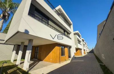 Sobrado em condomínio - 3 Quartos - 1 Suíte - 3 Vagas de Garagem - 185,73m² privativos - no Bacacheri, Curitiba-PR.