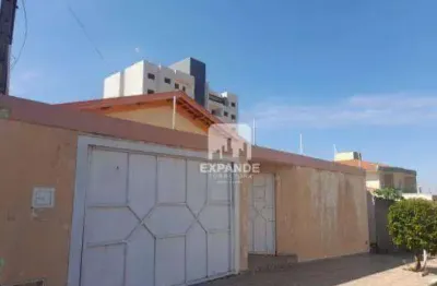 Casa com 3 dormitórios à venda, 217 m² por R$ 850.000 - Vila Pinheiro Machado - Botucatu/SP