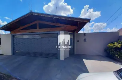 Casa com 3 dormitórios à venda, 240 m² por R$ 950.000,00 - Vila Assumpção - Botucatu/SP