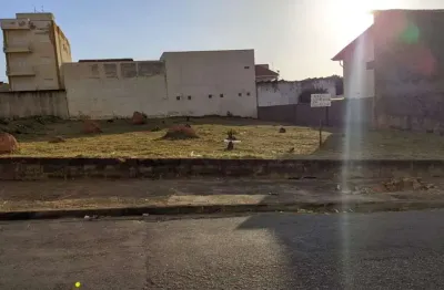 Terreno à venda na Rua Catanduva, 365, Jardim Leocádia, Sorocaba